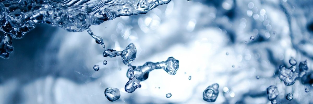 Wasser in blau