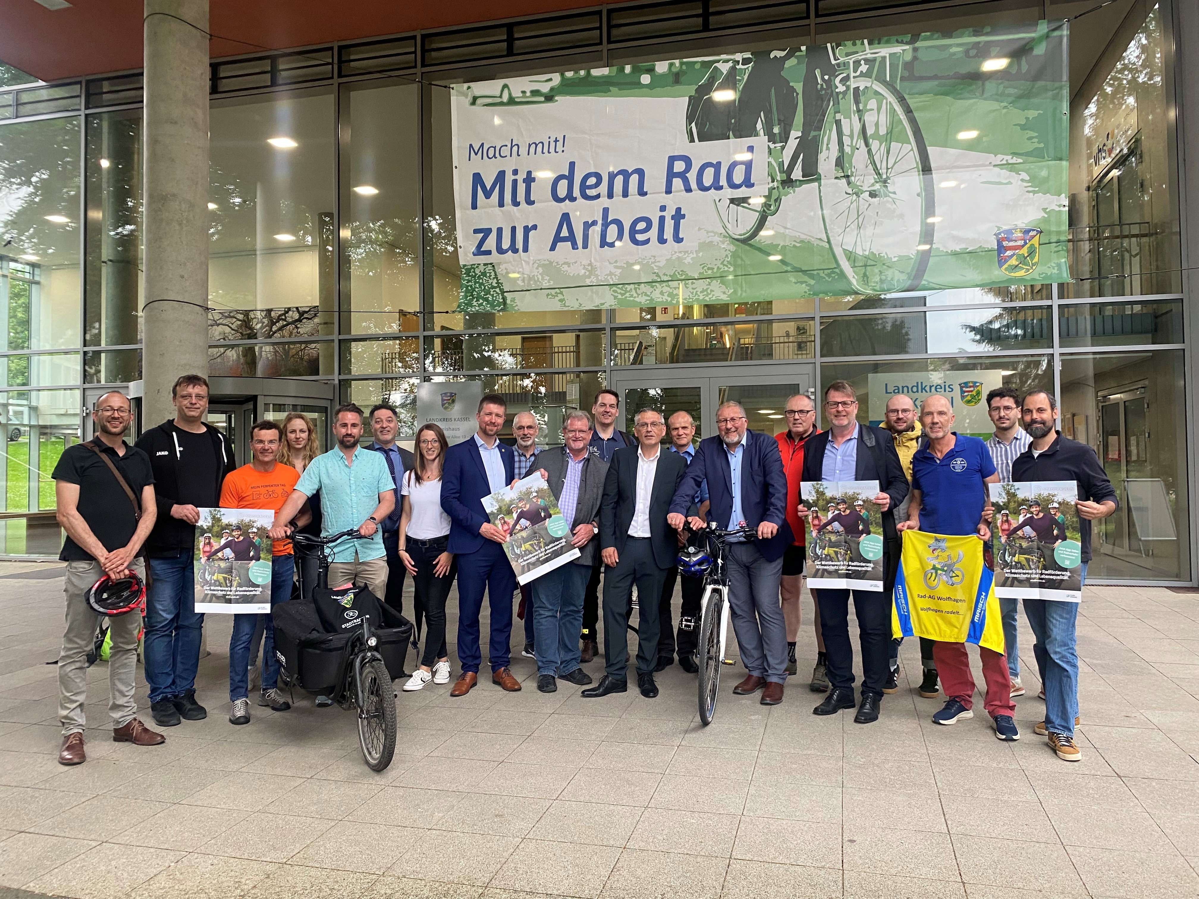 Gruppenfoto mehrere Personen 