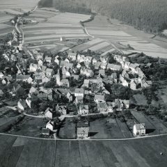 Luftbild von Eschenstruth 30-ger Jahre