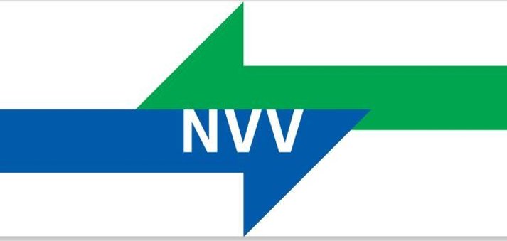 NVV Logo mit blau/grüne Grafik und Schriftzug NVV